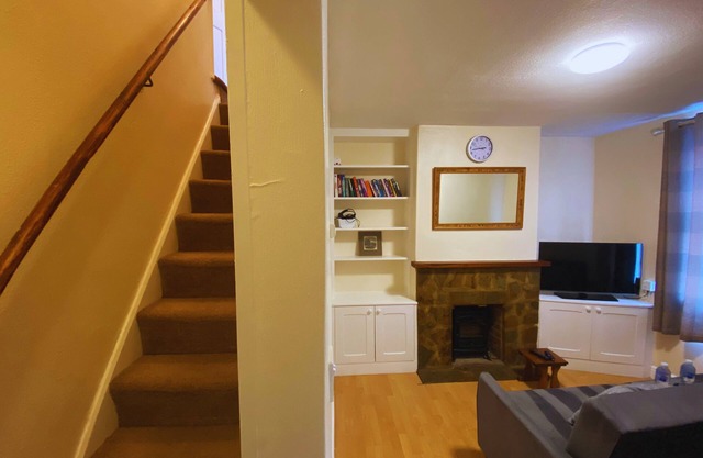 Banbury Family Home Sleeps Upto 6 Walking Distance To Town & Train Station