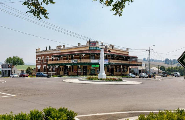 Bank Hotel Dungog