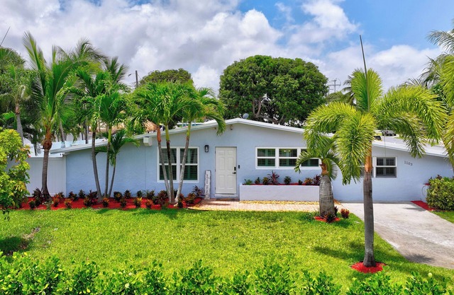 Barefoot In Lantana Paradise