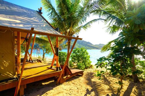 Barefoot Manta Island Resort