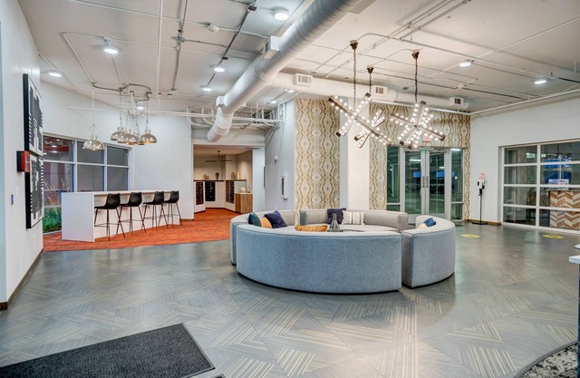 Barsala l Upscale 2BD with Roof-Top Courtyards