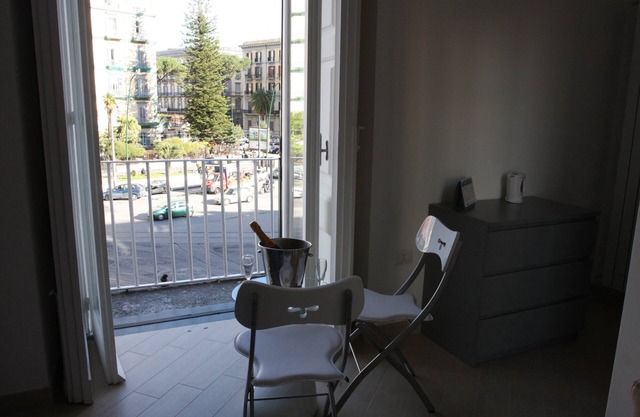 Base Napoli B&B