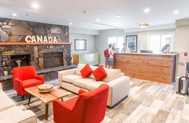 Basecamp Lodge I Deluxe King Room