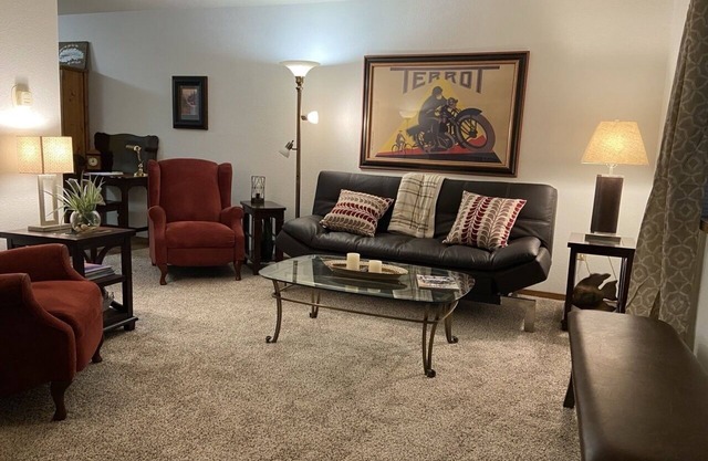 Basics 90’s Condo 900 Moses Lake Downtown
