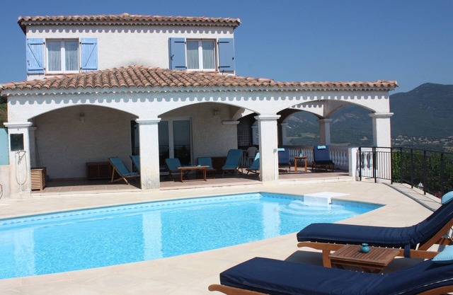 Bastelicaccia: houses/villas - 6 rooms - 8/10 persons