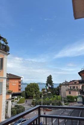 Baveno Lakeview Escape