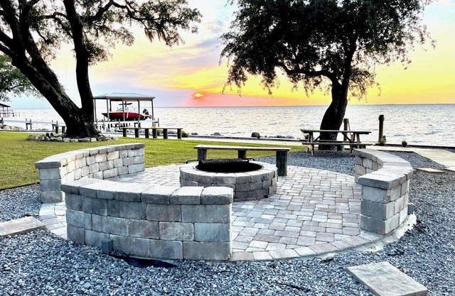 Bayfront Cabin-A Unique Serene Getaway on East Bay