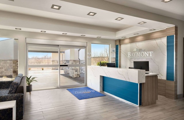 Baymont by Wyndham Shawnee