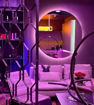 BDSM SWING KLIMA TOP Jakośc, Apartament Idelny na Prezent ,Lustra wszedzie ,SUPER wygodne łóżko , huśtawka , tylko dla dorosłych ADULTS ONLY Parking w cenie