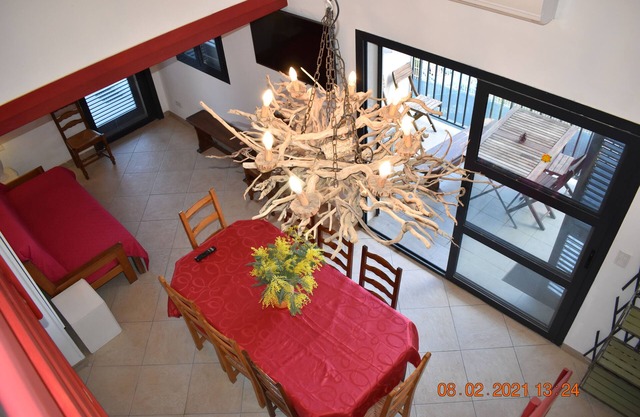 Beach<100m.Air conditioning.Swimming pool.Private parking. Opt Wifi, car, bike. No. of activities