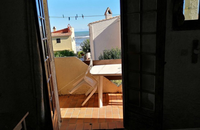 Beach<50m.Equipped balcony.Parking.Car and bicycle options. Wifi. Numerous activities