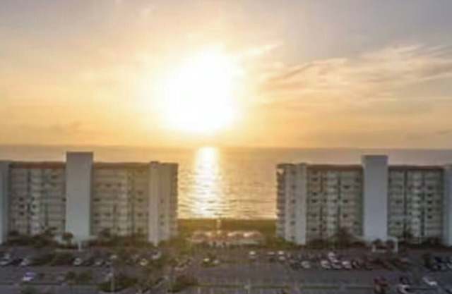 Beach Front Condo with Breathtaking Views