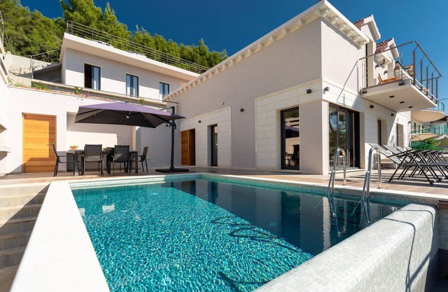 Beach front home in Blato
