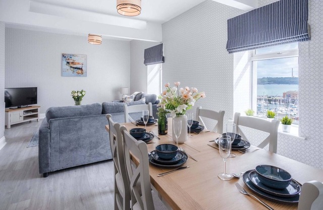 Beach Haven Hideout - 2 Bedroom - Milford Haven