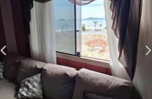 Beach house facing the sea for up to 15 people!