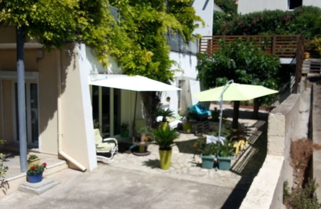 Beach house in SETE- Private parking 150 m2 enclosed garden with gate