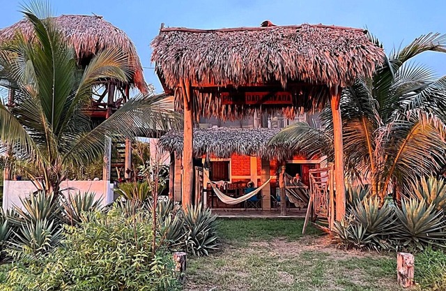 Beach House Nicaragua with pool & outdoor kitchen/Maison de plage Nicaragua