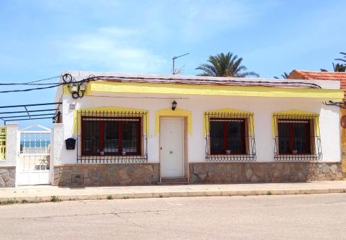 Beach House Sleeps 6 with Sea Views