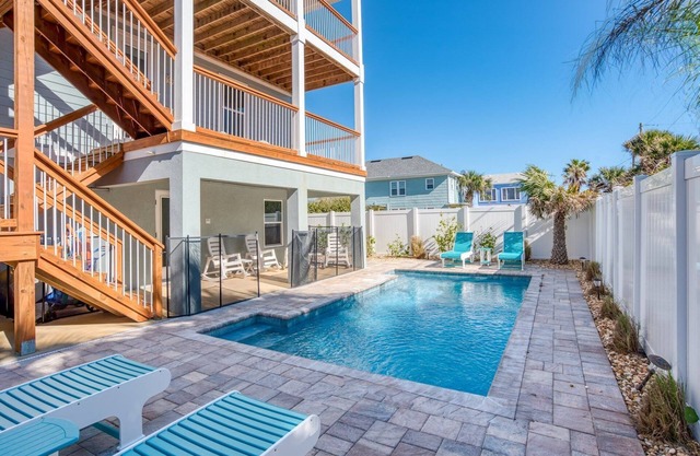 Beach Retreat: Luxury 5 BR Beach House perfect for the whole family