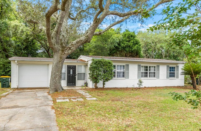 Beach Town Escape-Mins to Boardwalk-Pets-Firepit!