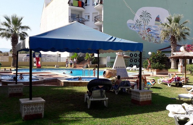 Beachfront Apartment in Alcossebre: Pool, Jacuzzi, Free WiFi, Near Cap i Corp