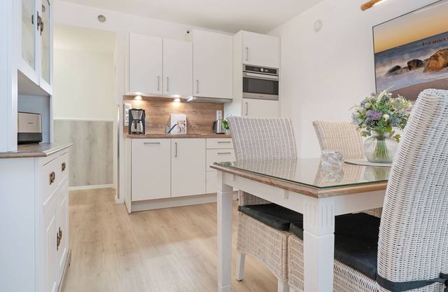 Beachfront vacation rental apartment 113 with balcony in Timmendorfer Strand