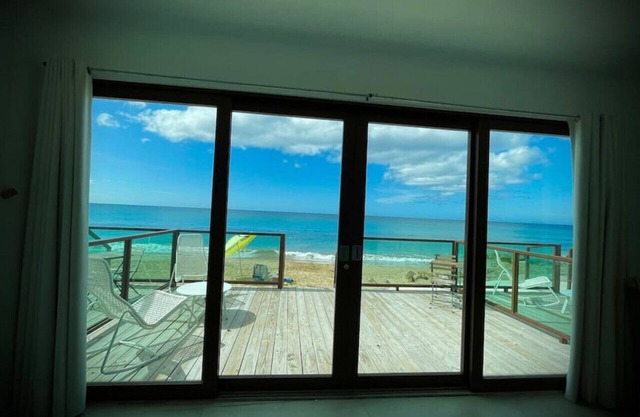 Beachfront Family Suite with Balcony