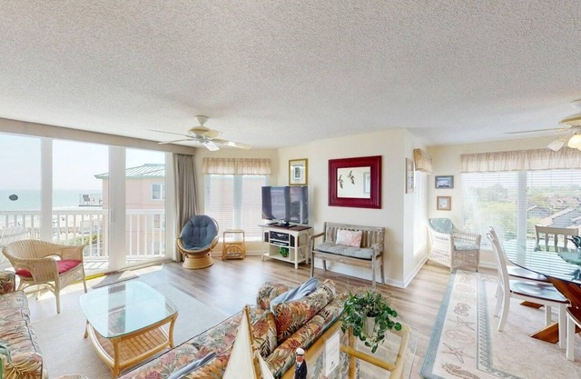 Beachfront Haven 2BR Retreat Litchfield By the Sea