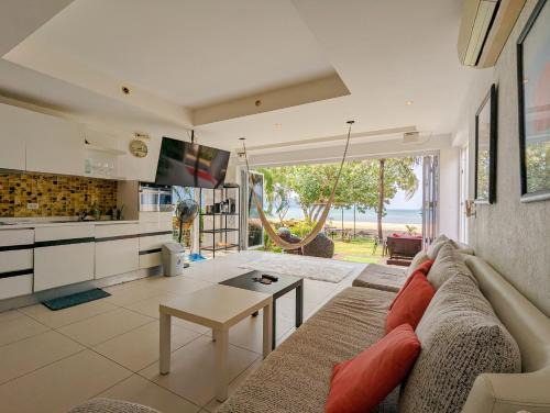 Beachfront Magic Villa - by KohChangVillas