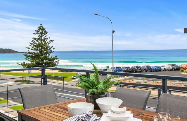 Beachfront Six - Perfectly located apartment right on the beach
