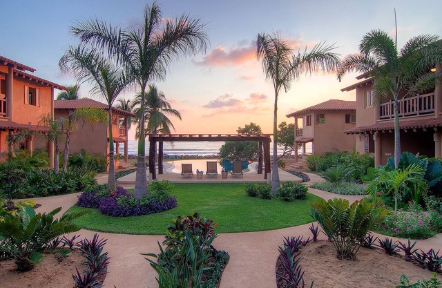 Beachfront, Sleeps 1-54 Perfect for Friends, Familys, Retreats, Reunions