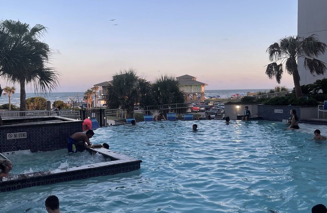 Beachside Beautiful Resort condo sleeps 8