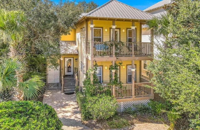 Beachy Beach Cottage