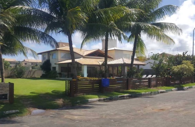 Beatuful Beach House with 5 en Suite Bedrooms