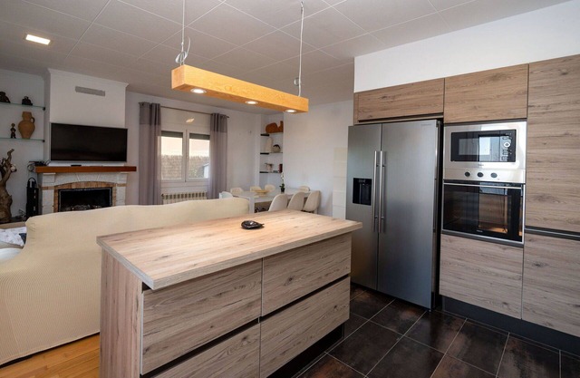 Beautiful apartment for 5 people with WIFI, pool, A/C, TV, patio and panoramic view