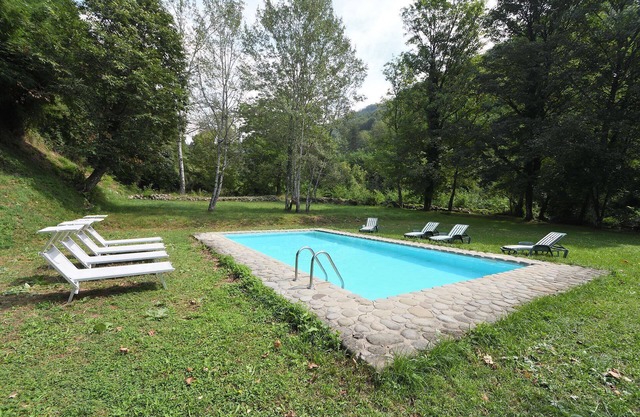 Beautiful private villa for 6 guests with WIFI, private pool, TV and pets allowed
