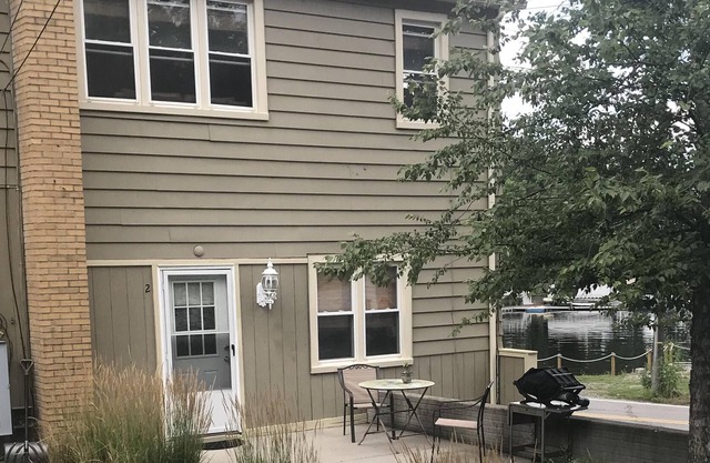 Beautiful Lake View /Apartment