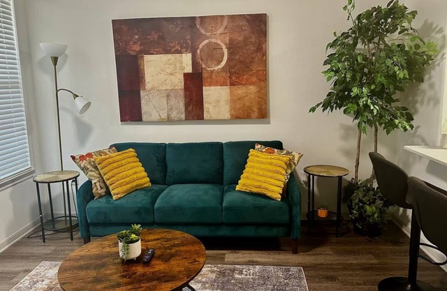 Beautiful 1-bedroom condo in Frisco near Shops