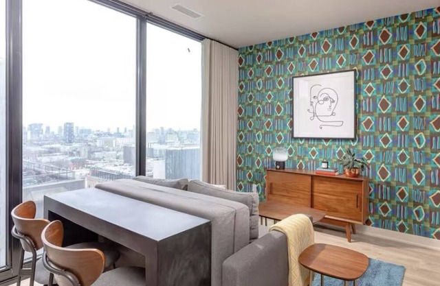 Beautiful 1 Bedroom Yorkville Condo with Valet Parking