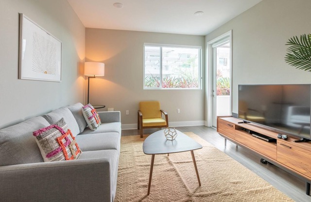 Beautiful 1BR in Irvine, Parking + Pet-Friendly