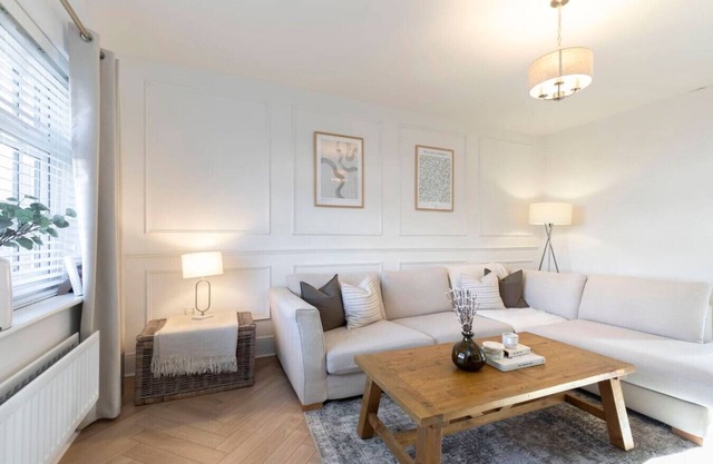 Beautiful 2-Bed Home in Leckhampton