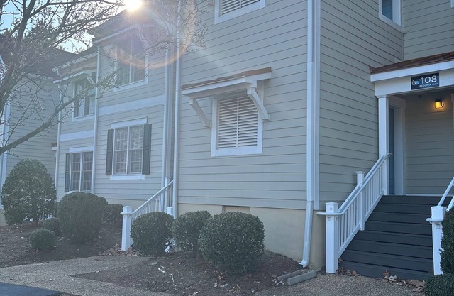 Beautiful 2-BR Townhome in Williamsburg, VA, next door to Water Country USA