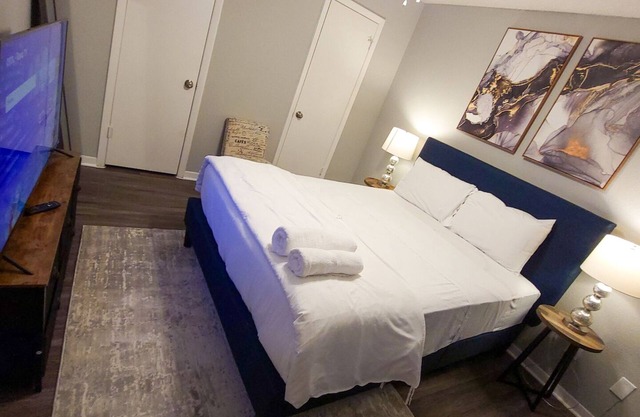 Beautiful 2bd/2ba 5 Mins to UT 5896