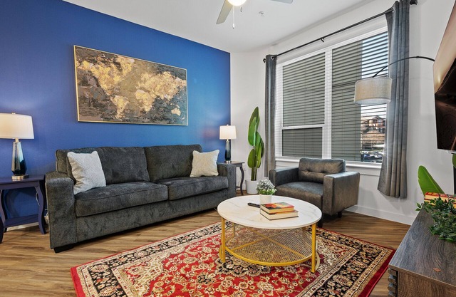Beautiful 2BR in Riverside 6275