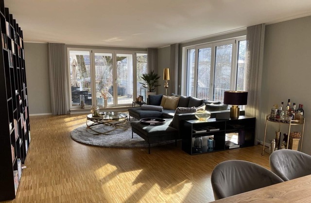 Beautiful 3-Bed Apartment in Munchen