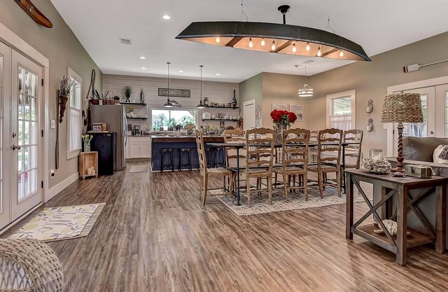 Beautiful 3 BR House Minutes from Lake Texoma