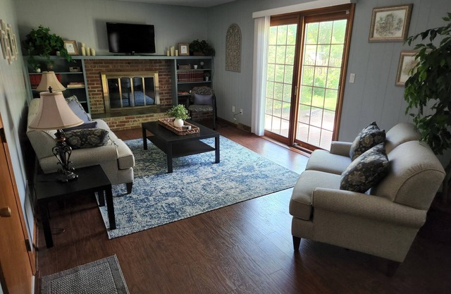 Beautiful 4-bedroom, half a block from downtown St. Mary's