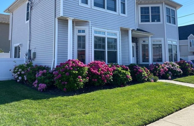 Beautiful 4 Br. Single Family (21130) by Houzlet