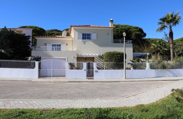 Beautiful 5 bed detached villa, private pool, 700m from the beach - 66875/AL