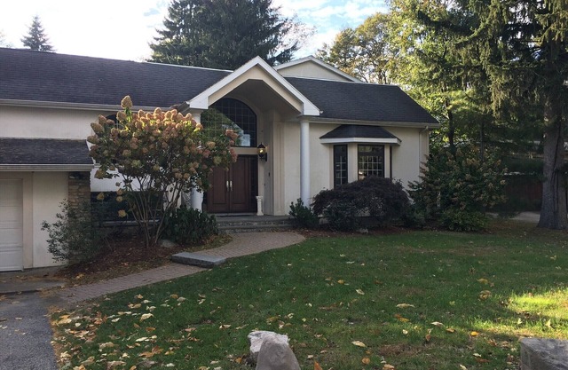 Beautiful 6000 sq ft home 20 min to Boston